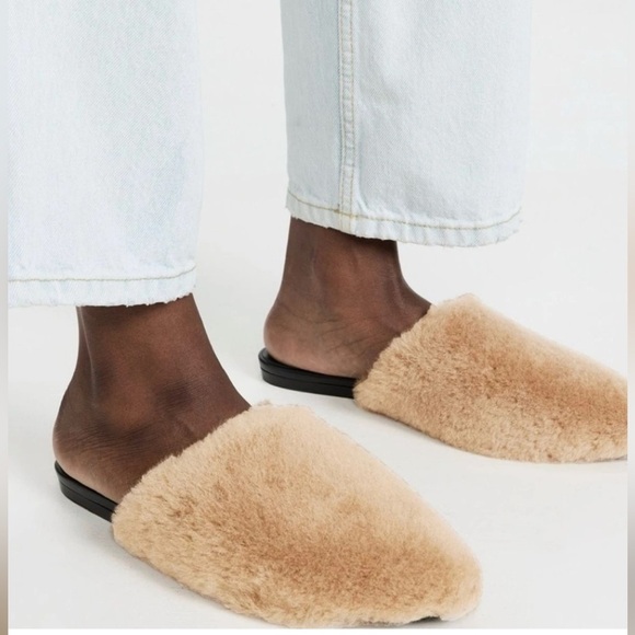 Jenni Kayne Shoes - Jenni Kayne Tan Shearling Mules, NIP, Size 37